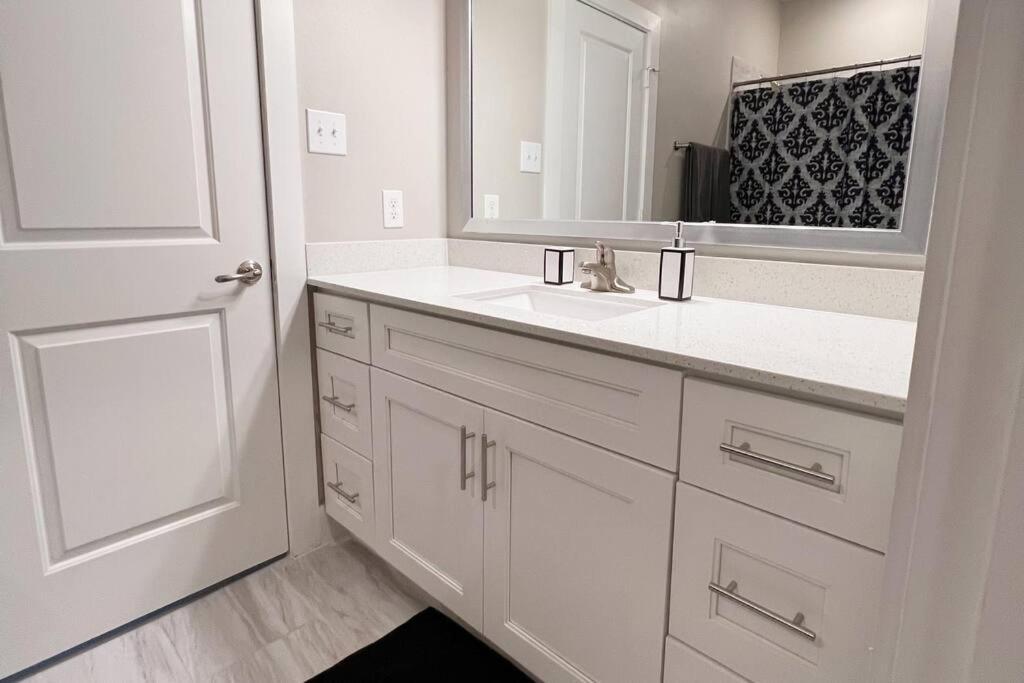 Welcome To Our Spacious 2-Bedroom 2-Bathroom Located In The City Of Houston, Texas! Exterior foto