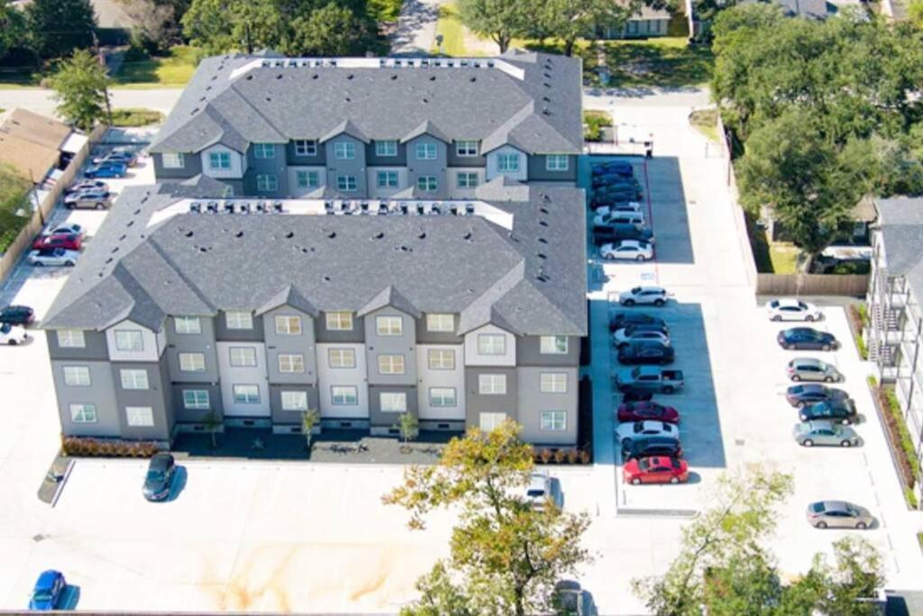 Welcome To Our Spacious 2-Bedroom 2-Bathroom Located In The City Of Houston, Texas! Exterior foto